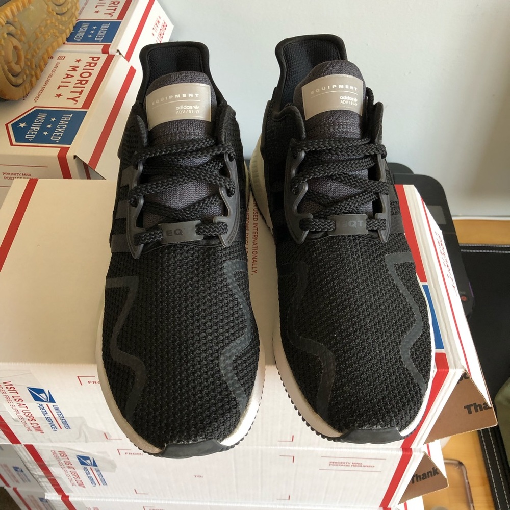 Men’s Adidas  Equipment ADV 91-17 size 11